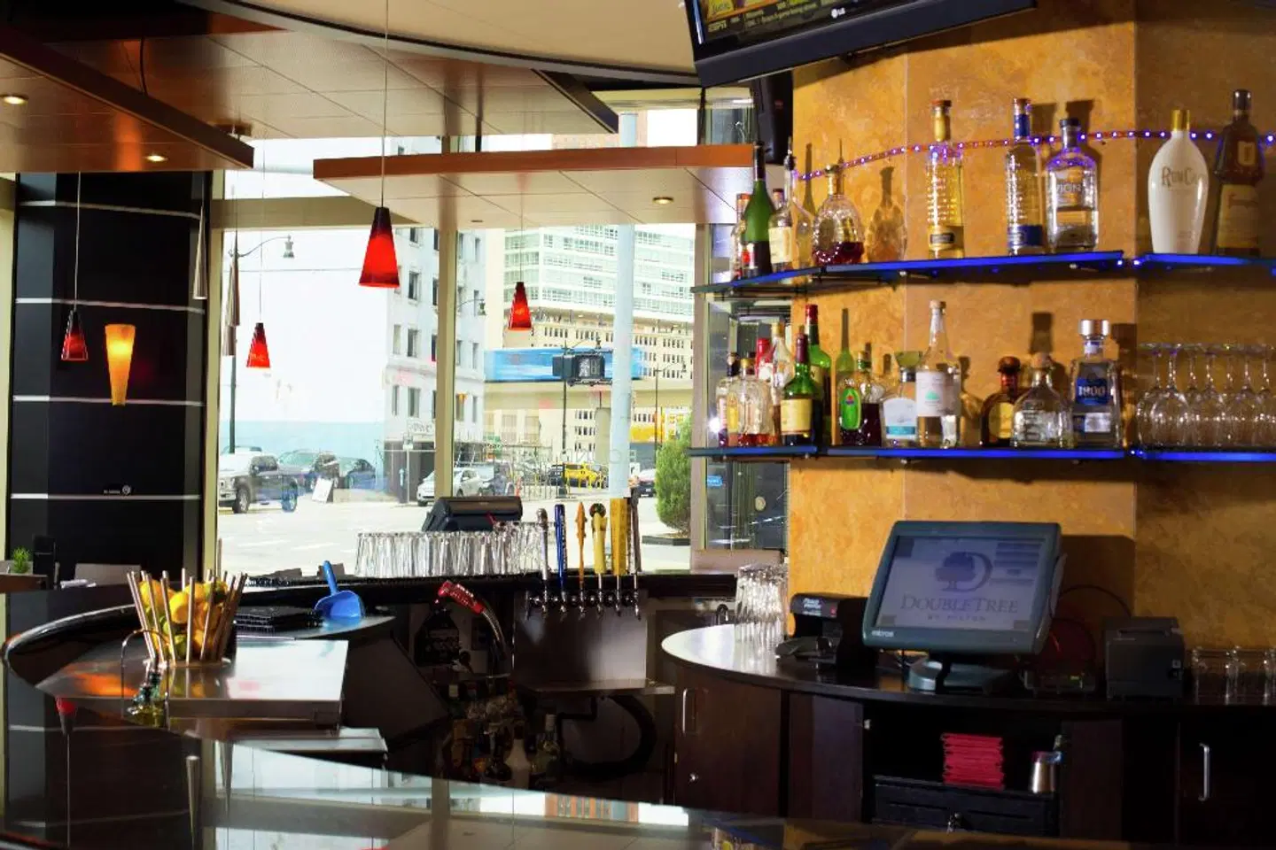 DoubleTree Suites by Hilton Detroit Downtown - Fort Shelby Bar