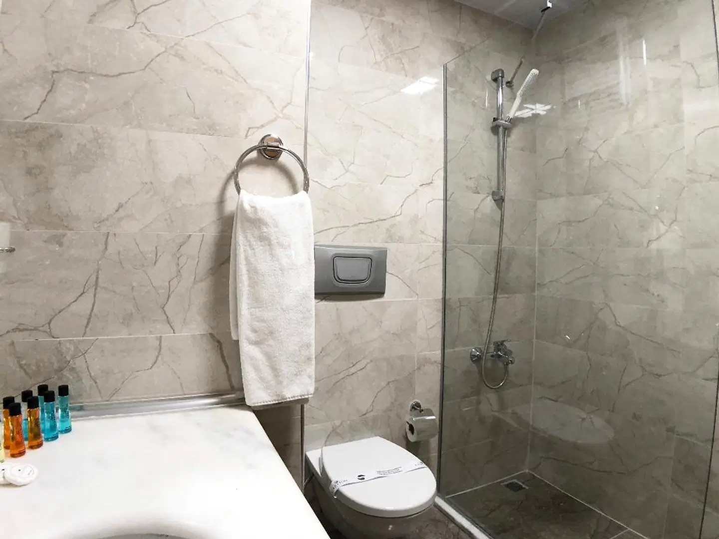 Carlton Hotel Badezimmer