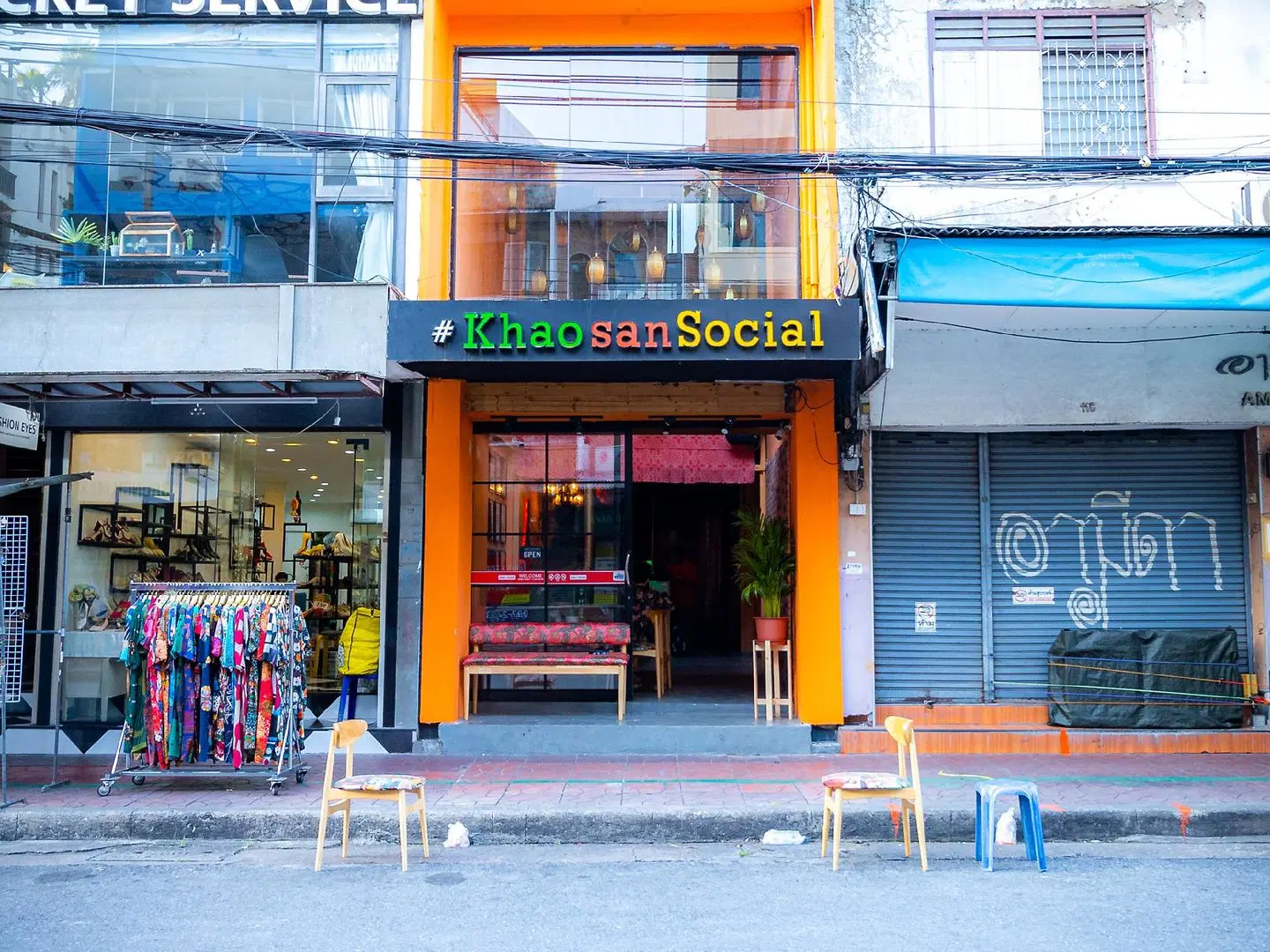 Khaosan Social Capsule Hostel EXTERIOR