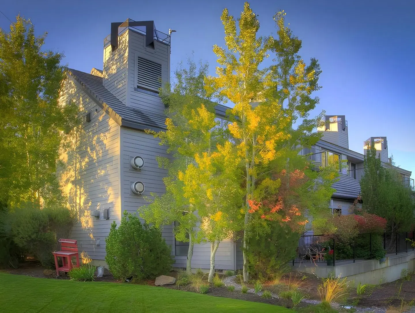Pine Ridge Inn EXTERIOR