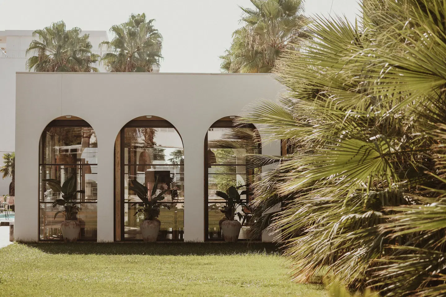 Garden Hotel EXTERIOR