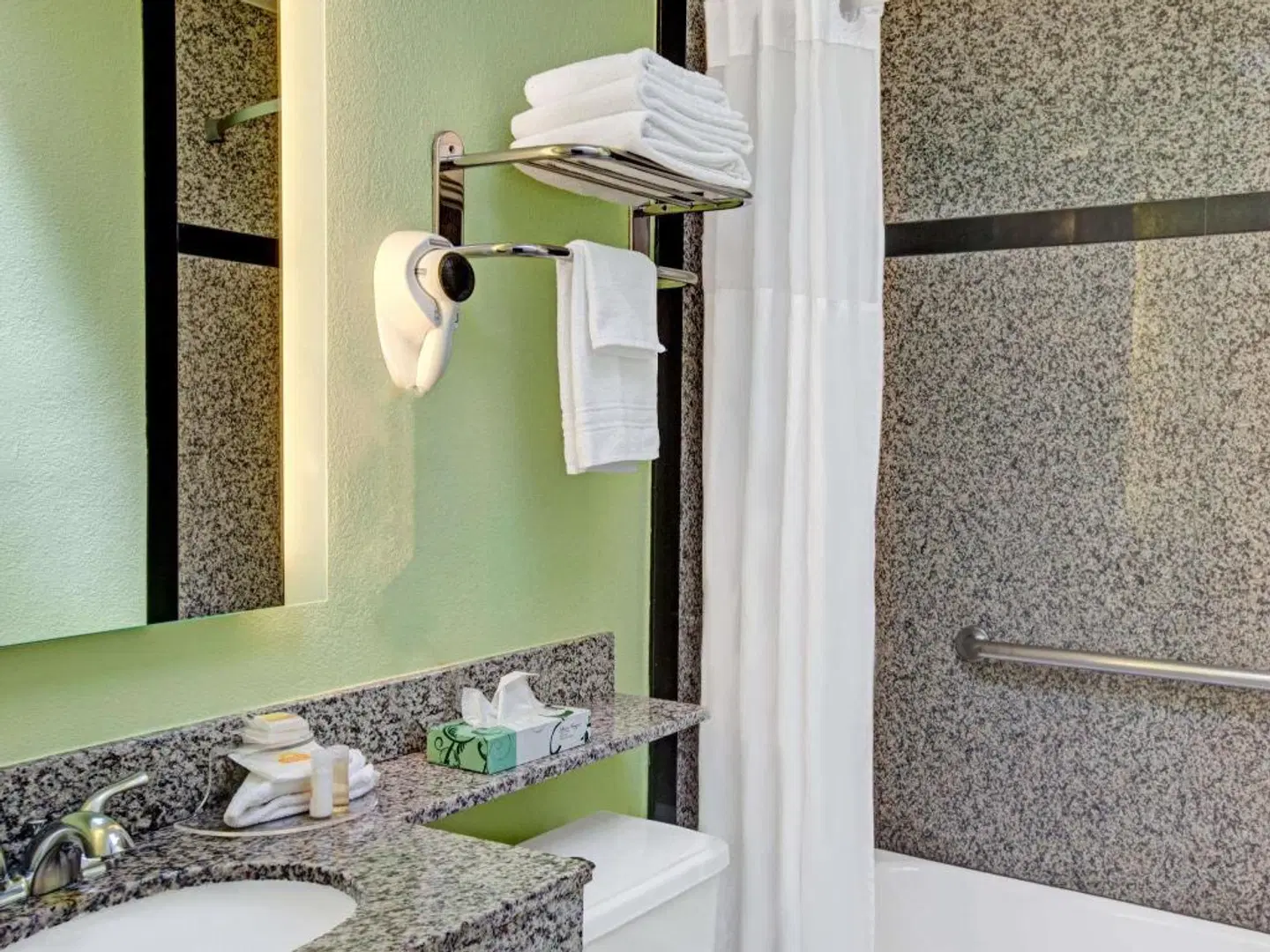 Days Inn by Wyndham San Francisco - Lombard Badezimmer