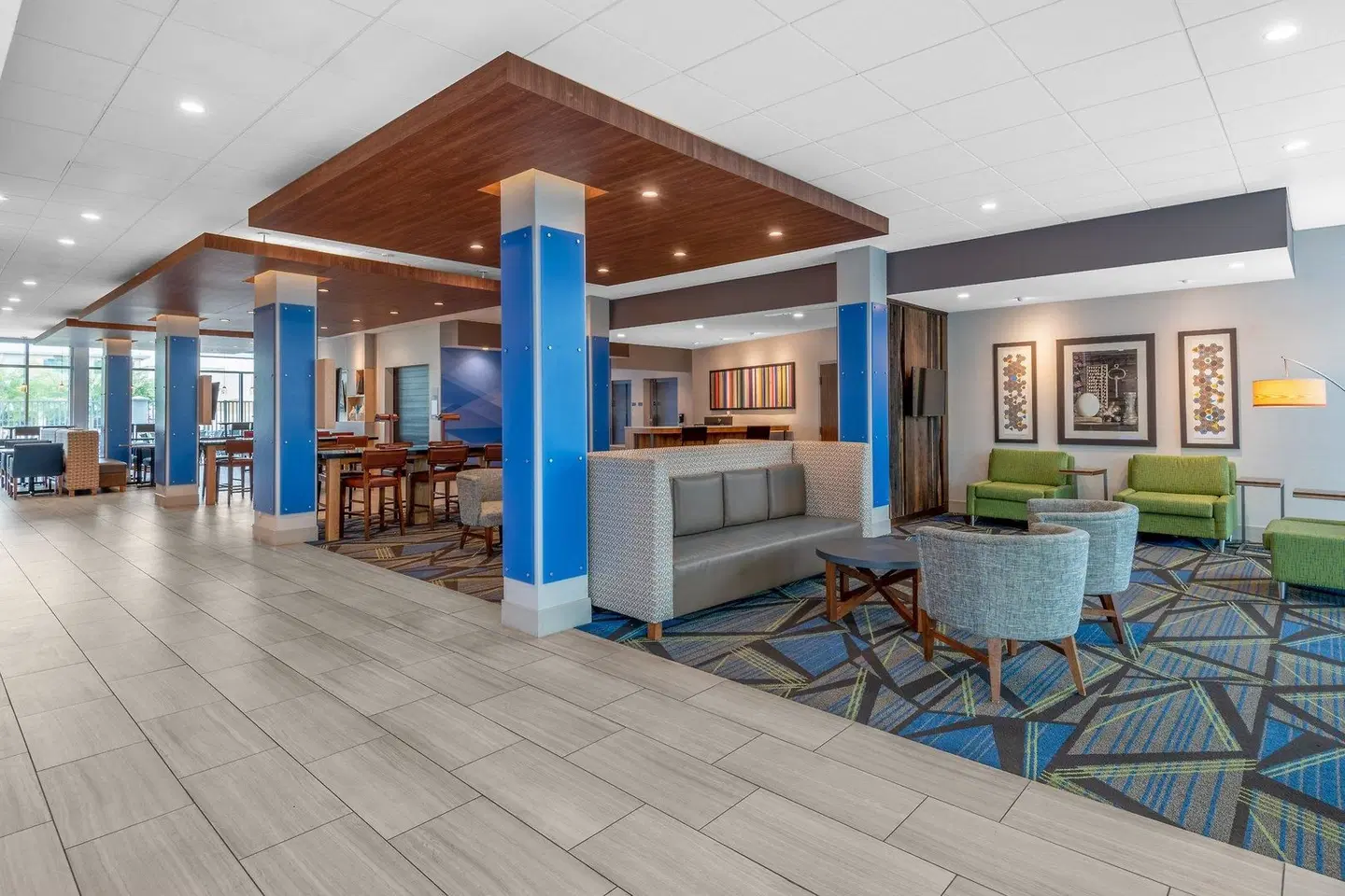 Holiday Inn Express & Suites Phoenix - Airport North by IHG LOUNGE_LOBBY