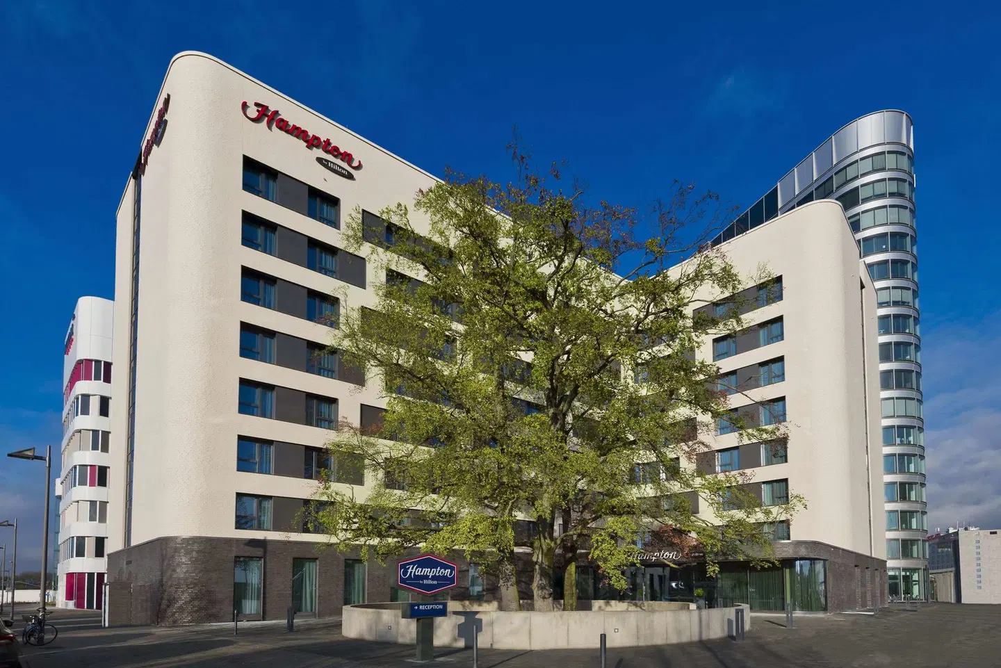 Hampton by Hilton Frankfurt Airport EXTERIOR