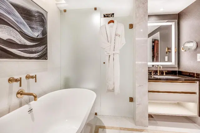 Azur Legacy Collection Hotel Badezimmer