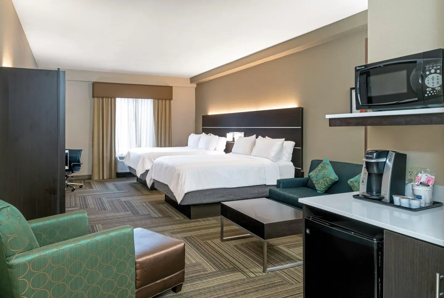 Holiday Inn Express Hotel & Suites Ashland ROOM_EXAMPLE