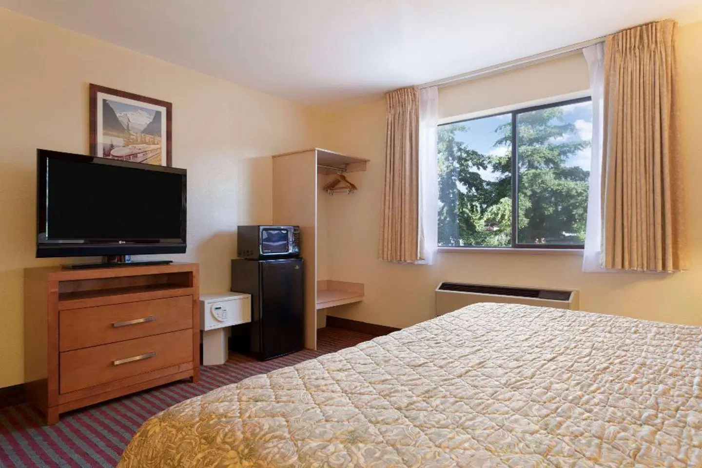 Days Inn Kent ROOM_EXAMPLE