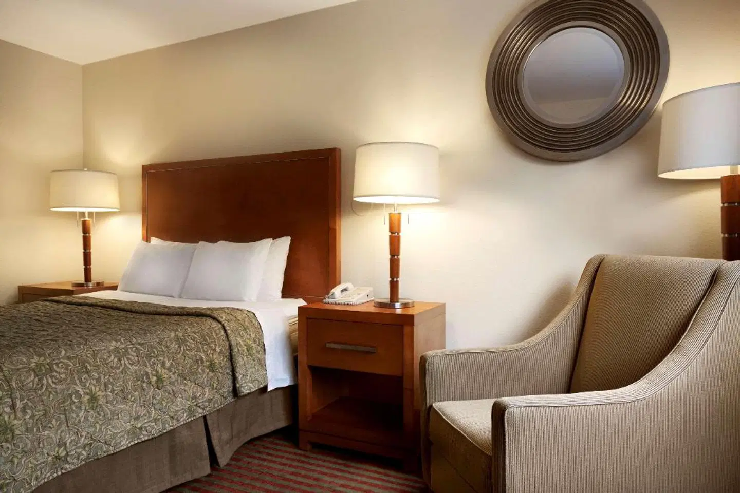 Days Inn Kent ROOM_EXAMPLE