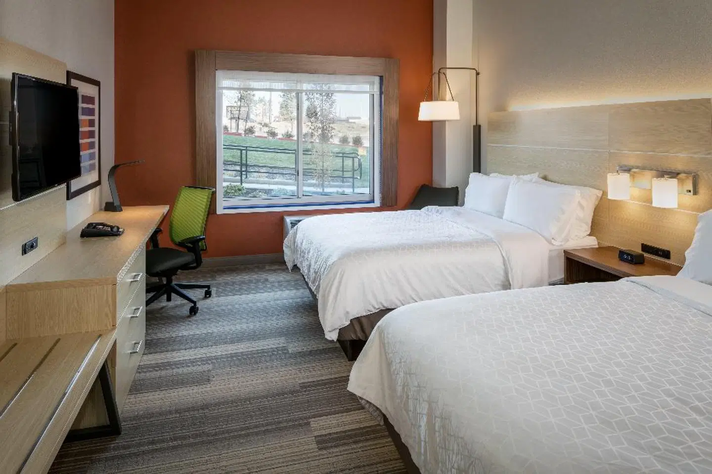Holiday Inn Express & Suites Bend South ROOM_EXAMPLE