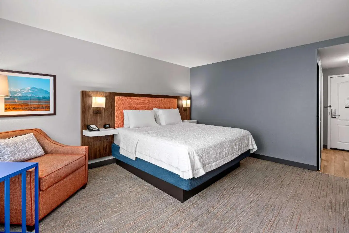 Hampton Inn & Suites Fairbanks ROOM_EXAMPLE
