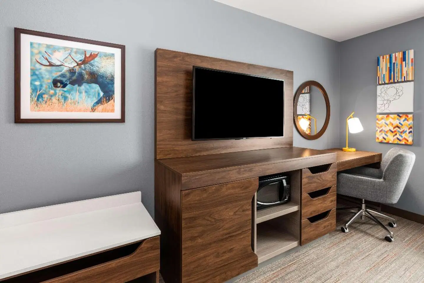 Hampton Inn & Suites Fairbanks ROOM_EXAMPLE