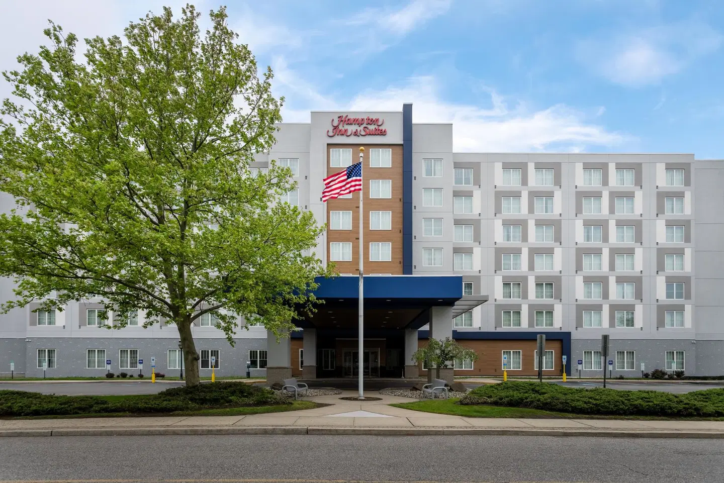 Hampton Inn & Suites Newark Airport Elizabeth EXTERIOR