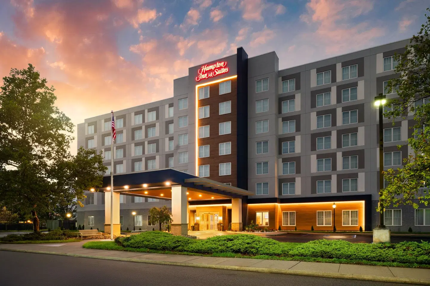 Hampton Inn & Suites Newark Airport Elizabeth EXTERIOR