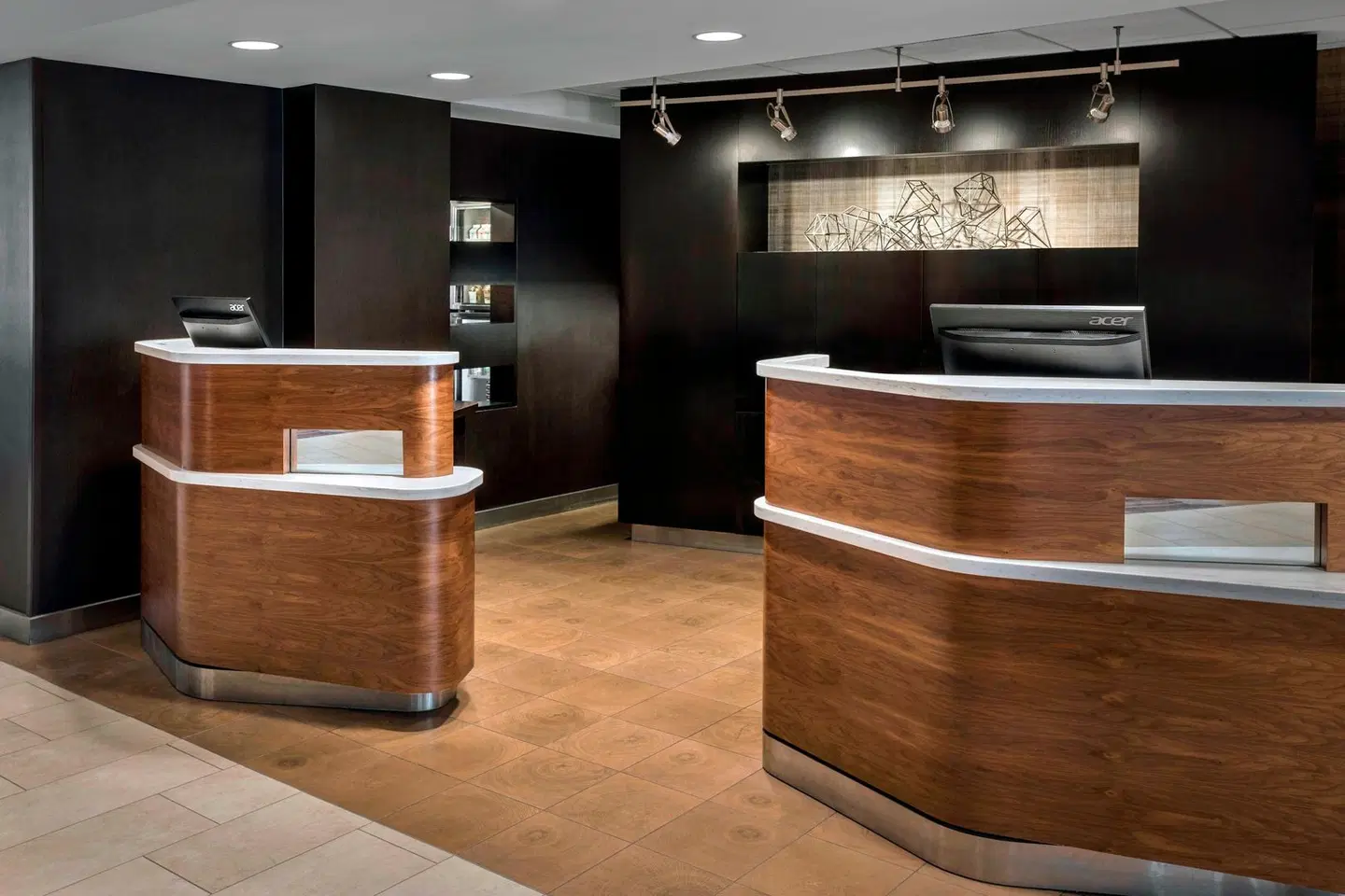 Courtyard by Marriott Jersey City Newport Bar