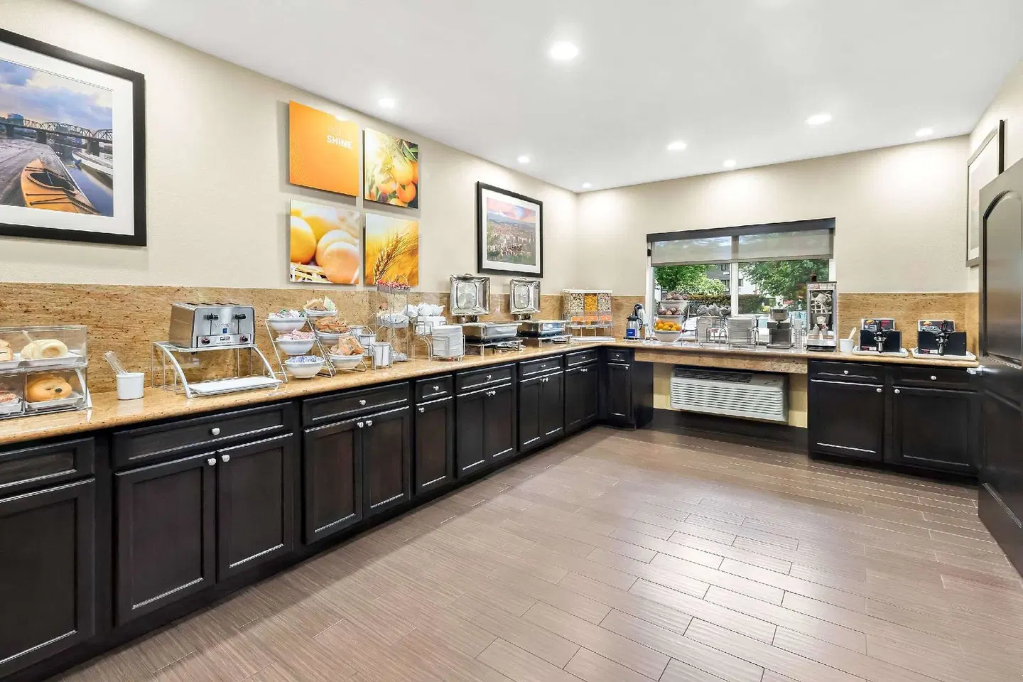 Comfort Suites Portland Airport Restaurant