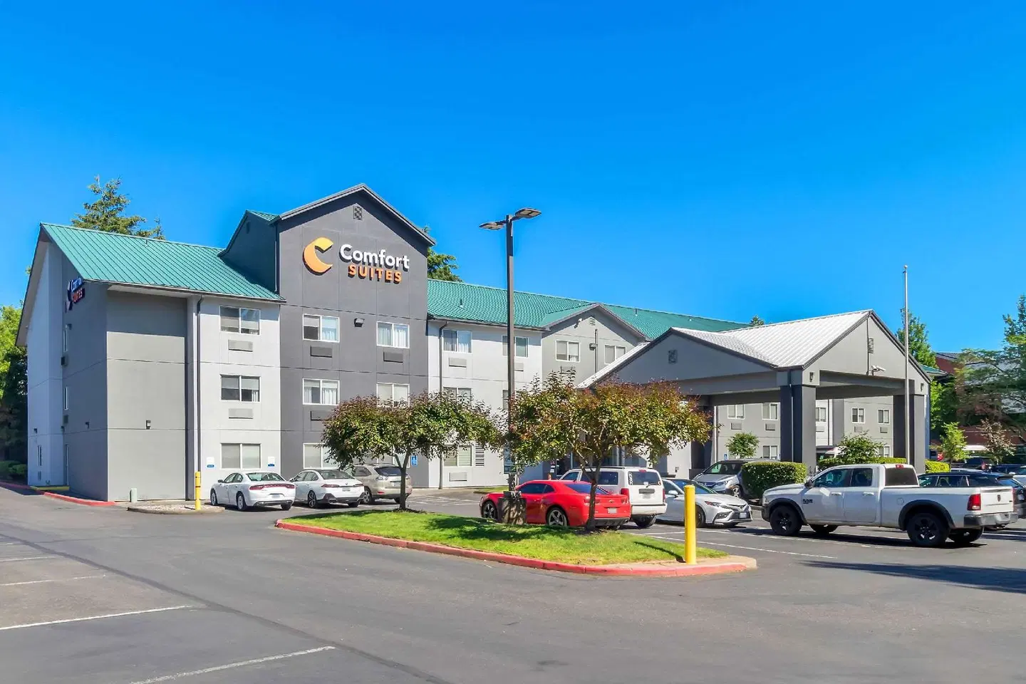 Comfort Suites Portland Airport EXTERIOR