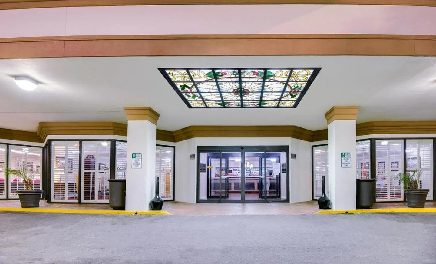 Ramada Metairie New Orleans Airport EXTERIOR