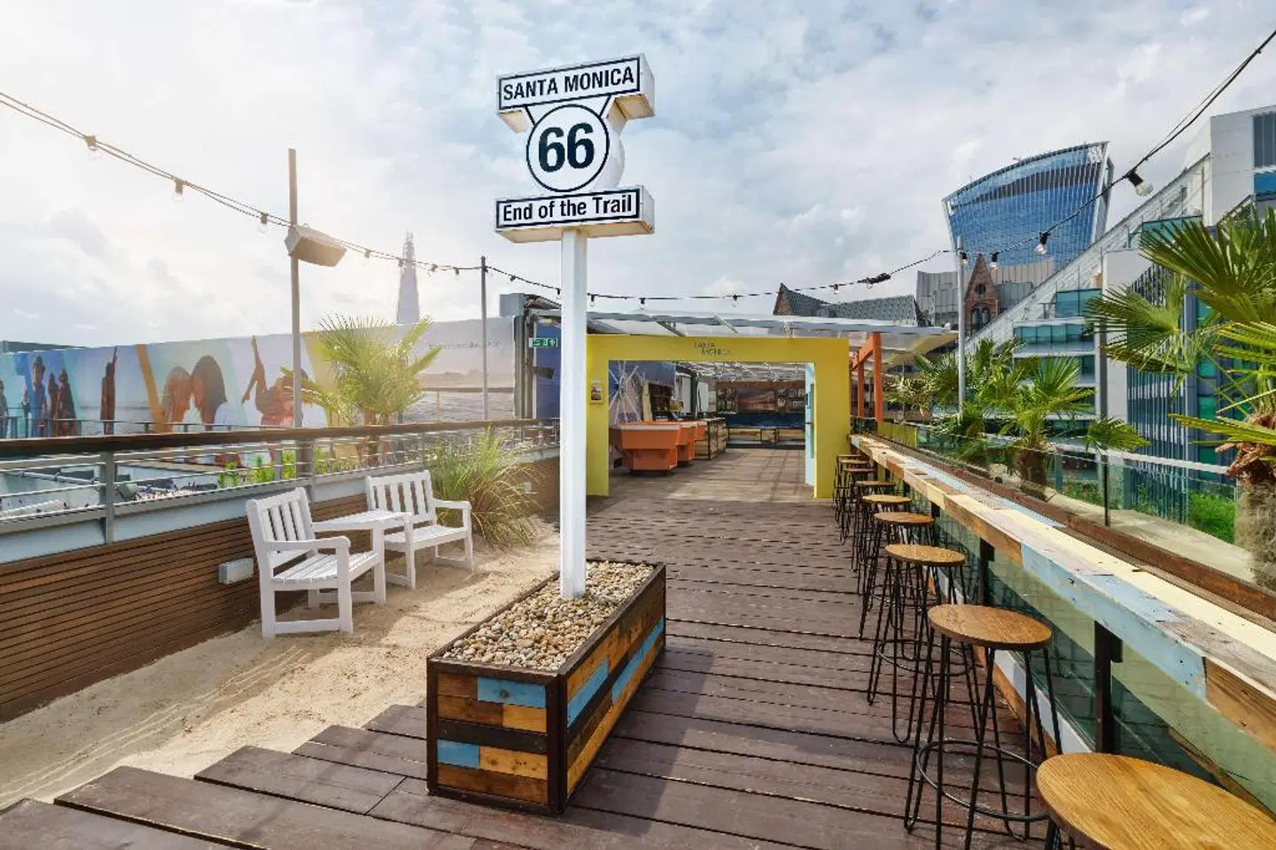 DoubleTree by Hilton London - Tower of London Bar