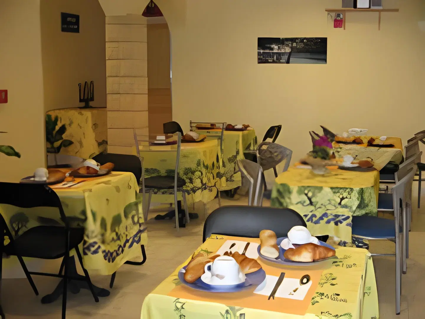 Atoll Hotel Restaurant