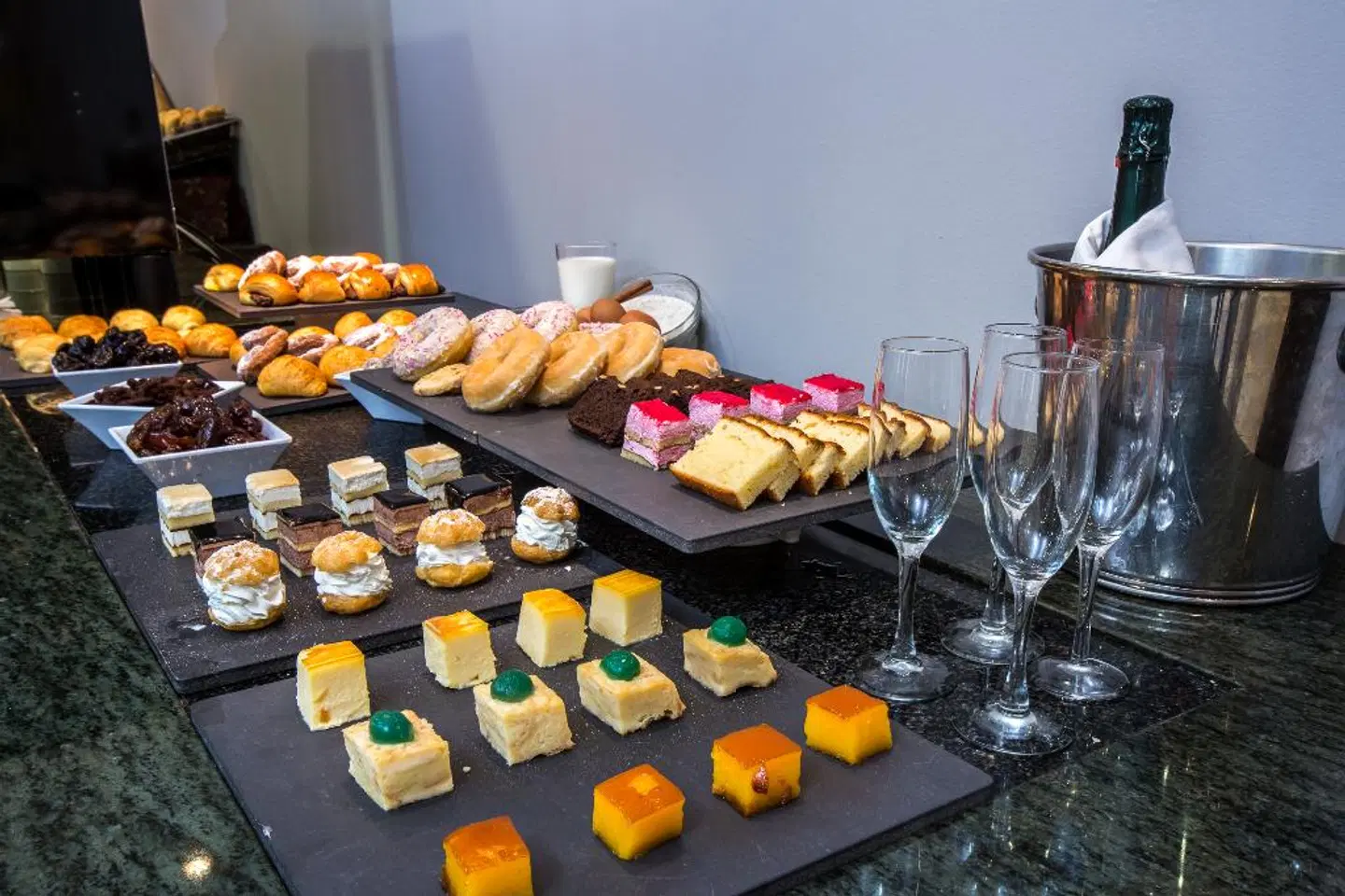 Leonardo Hotel Granada Restaurant