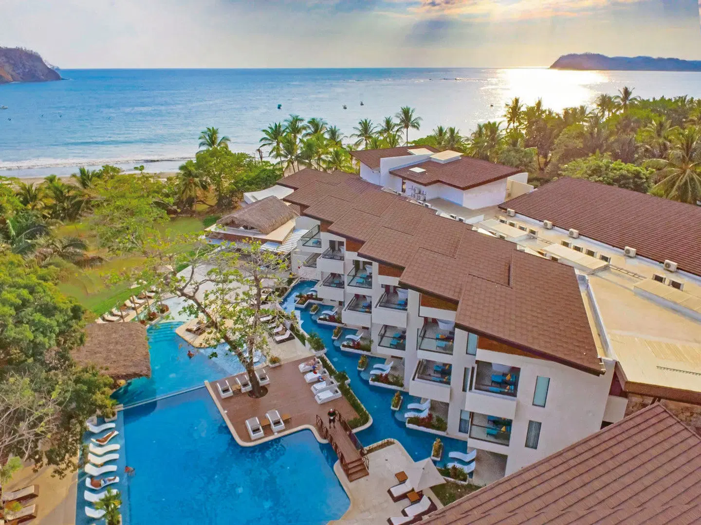 Azura Beach Resort EXTERIOR