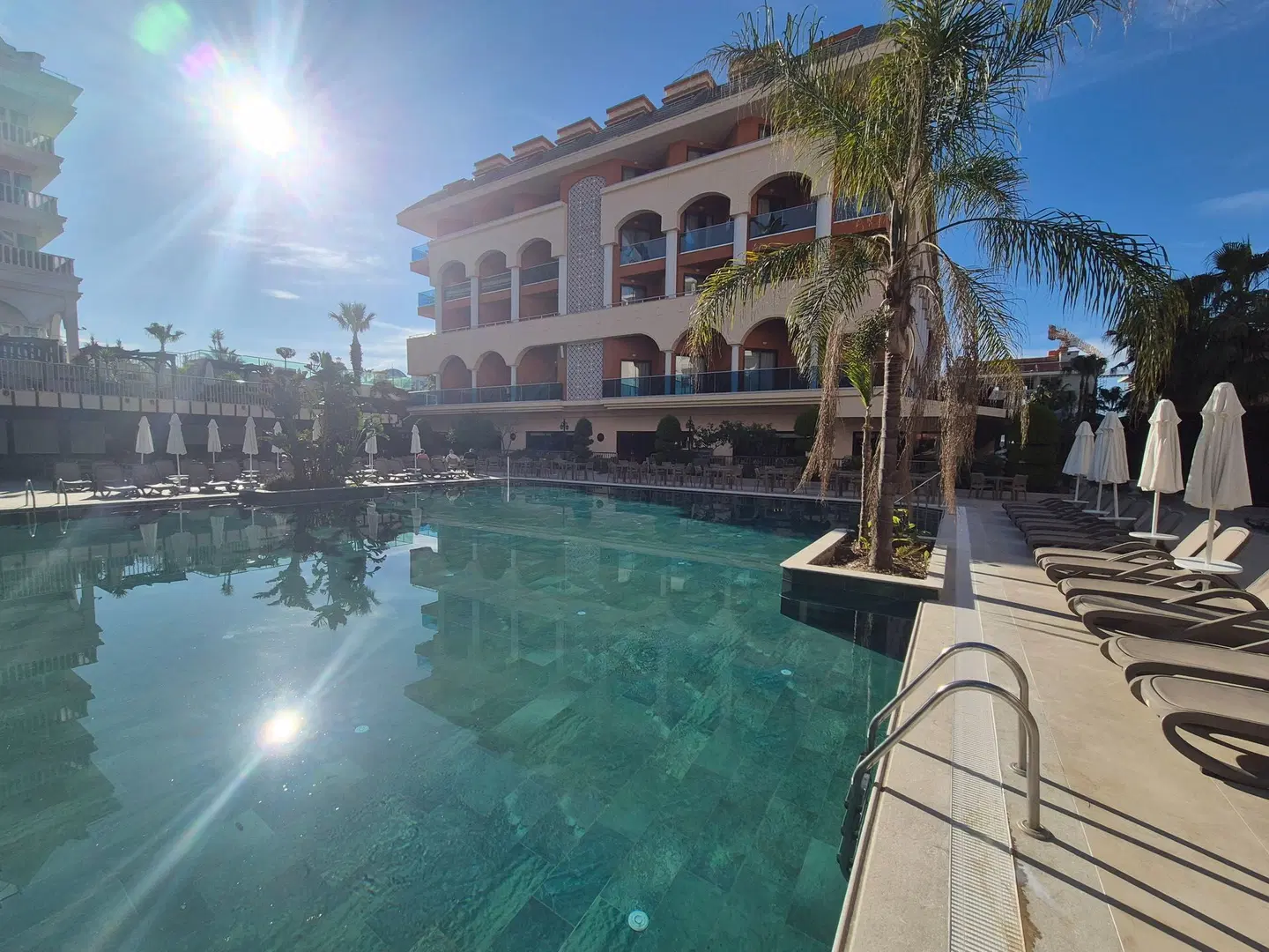 Orange Palace Side OUTDOOR_POOL