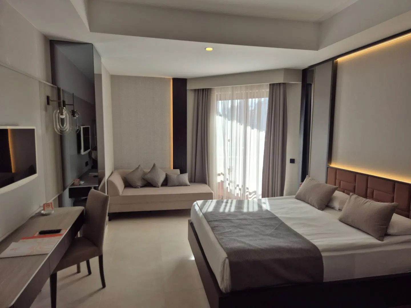 Orange Palace Side ROOM_EXAMPLE