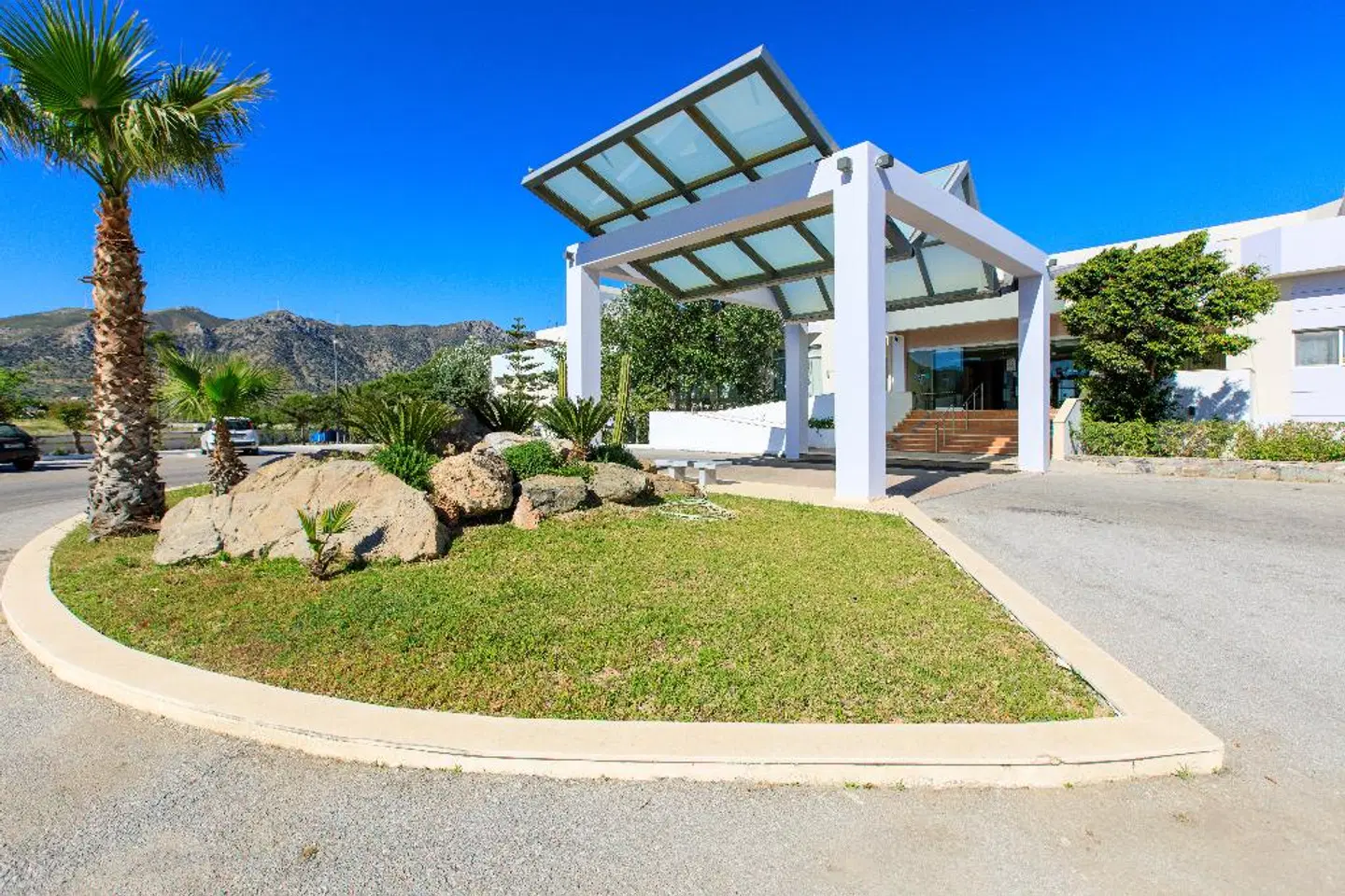 Sovereign Beach Hotel Garten