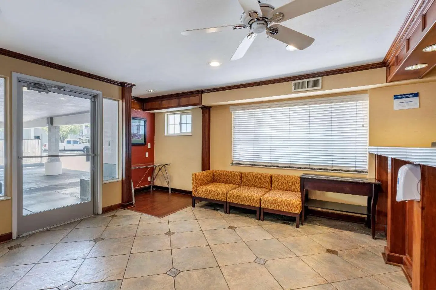 Best Western Town House Lodge ROOM_EXAMPLE