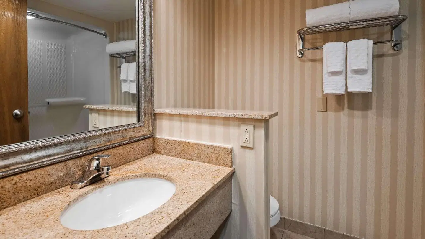 Best Western University Inn Badezimmer