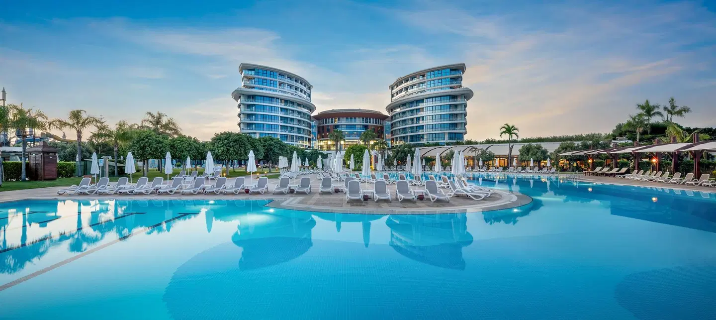 Baia Lara OUTDOOR_POOL