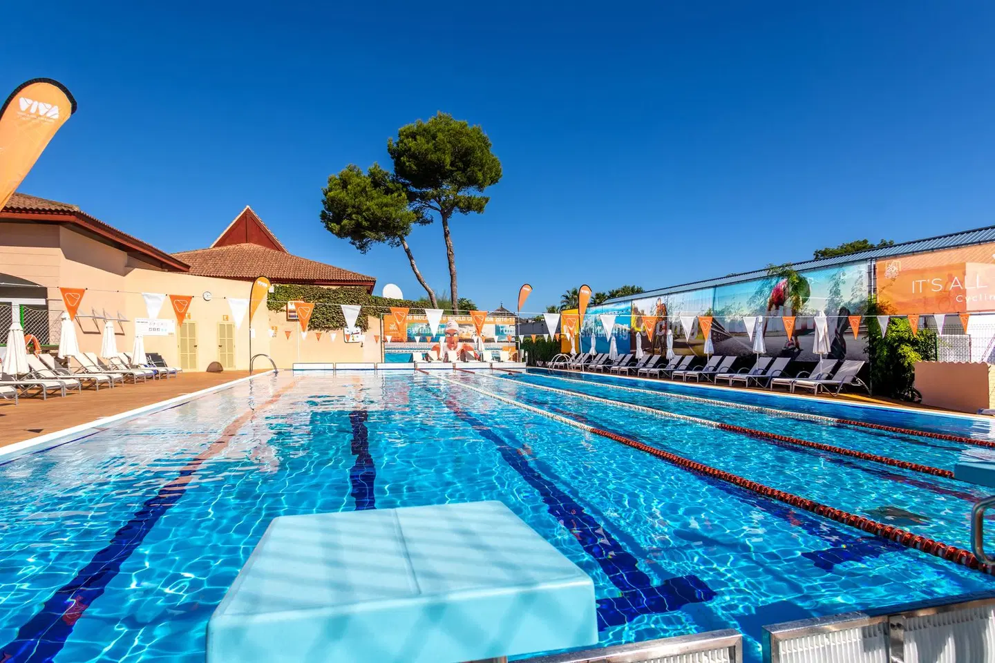 VIVA Blue & Spa OUTDOOR_POOL