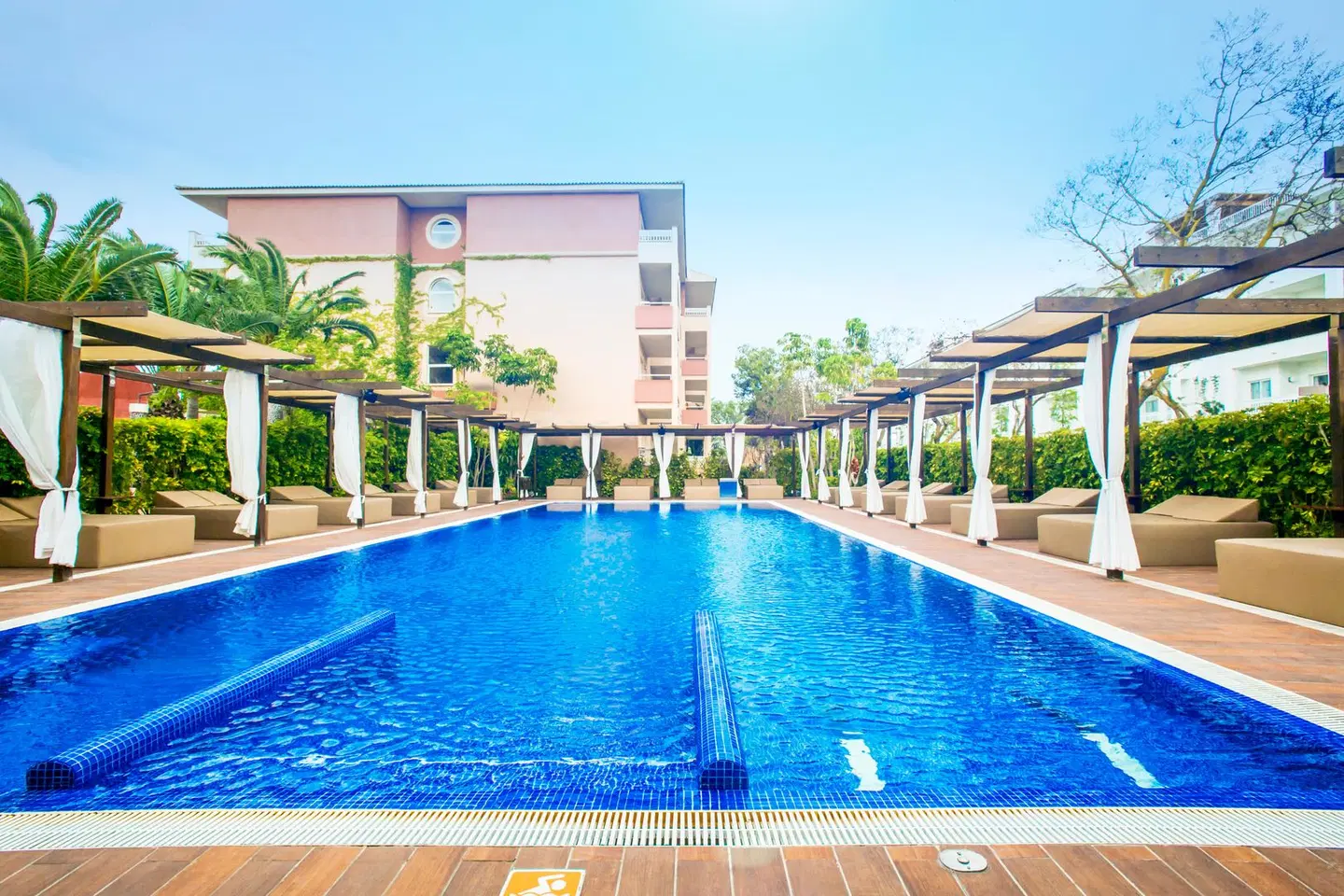 VIVA Blue & Spa OUTDOOR_POOL