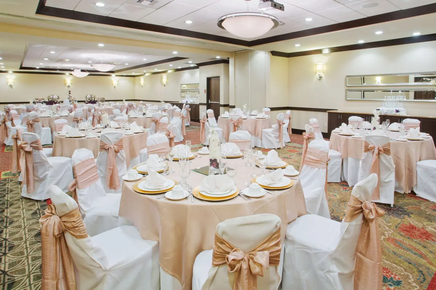 Crowne Plaza Anchorage-Midtown Restaurant