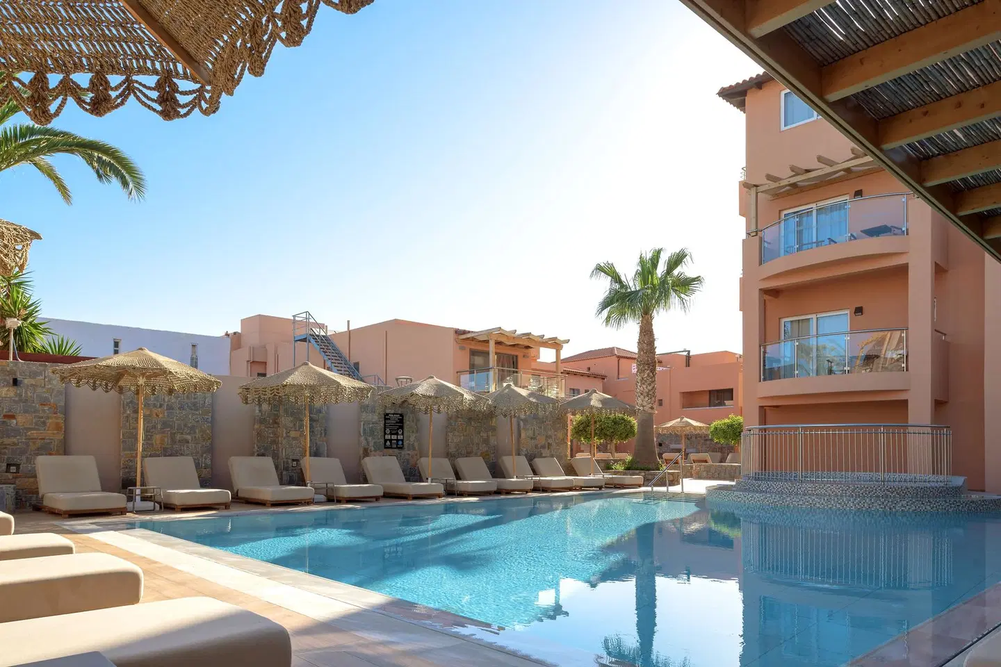 High Beach OUTDOOR_POOL