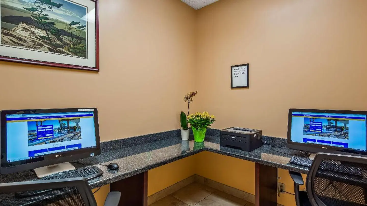 Best Western Plus Muskoka Inn ROOM_EXAMPLE