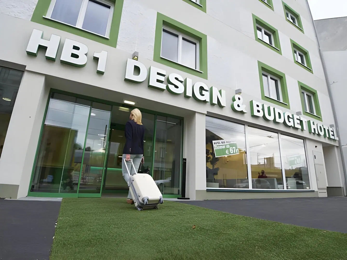 HB1 Schönbrunn EXTERIOR