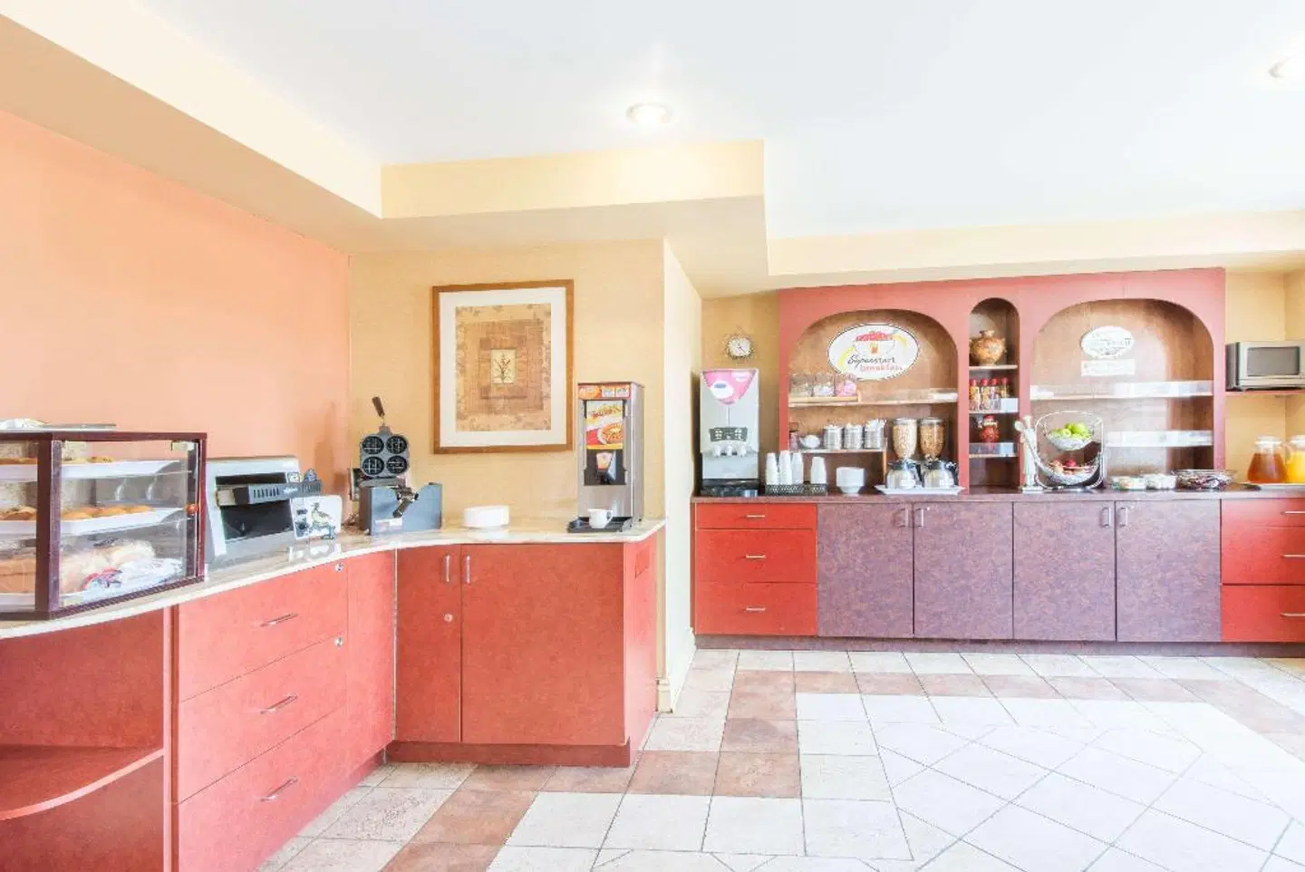 Super 8 by Wyndham Cornwall ON MODEL_IMPRESSION