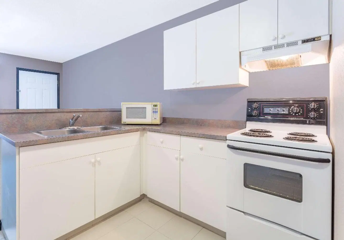 Super 8 by Wyndham Golden ROOM_EXAMPLE