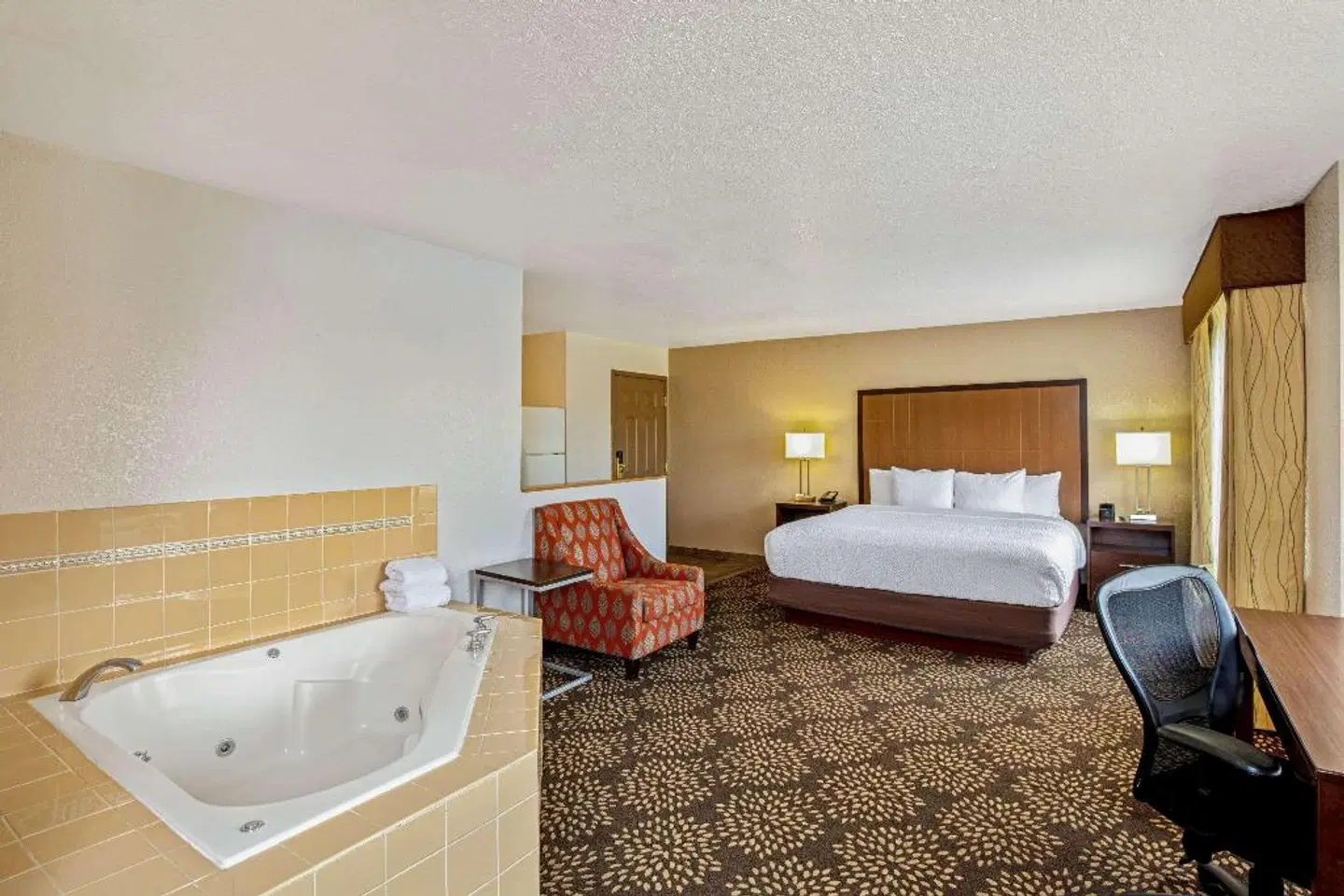 La Quinta Inn & Suites by Wyndham Las Vegas Red Rock ROOM_EXAMPLE