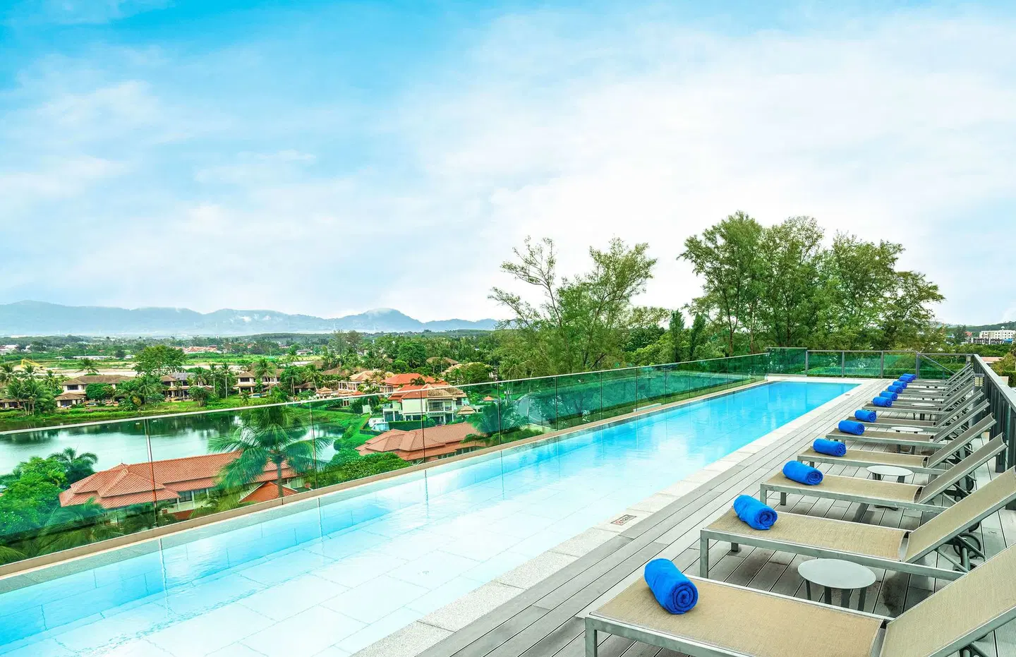 Hilton Garden Inn Phuket Bang Tao OUTDOOR_POOL