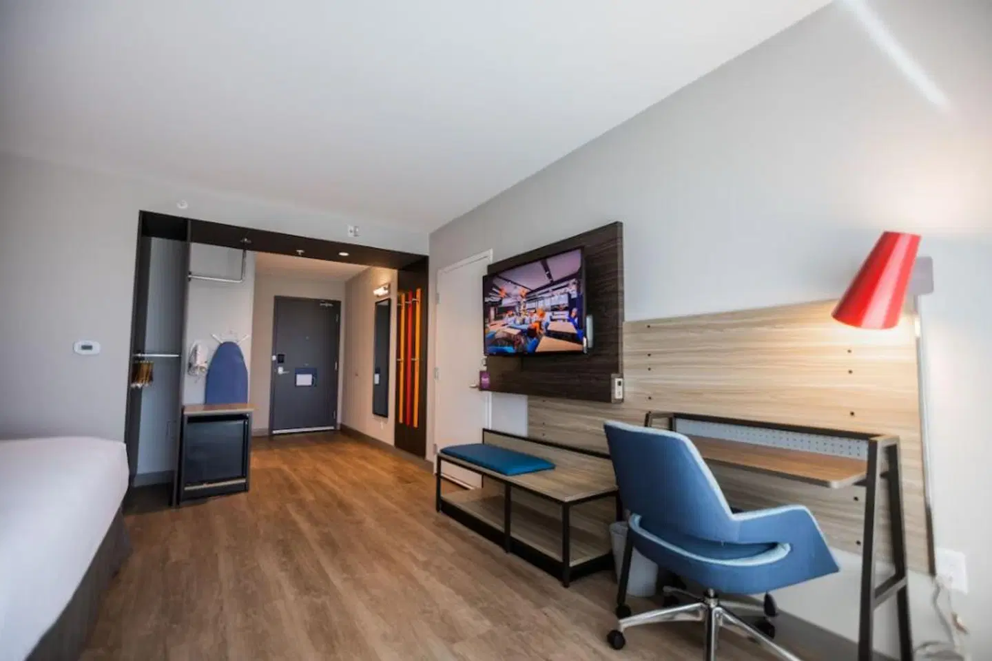 Tru By Hilton Yarmouth LOUNGE_LOBBY