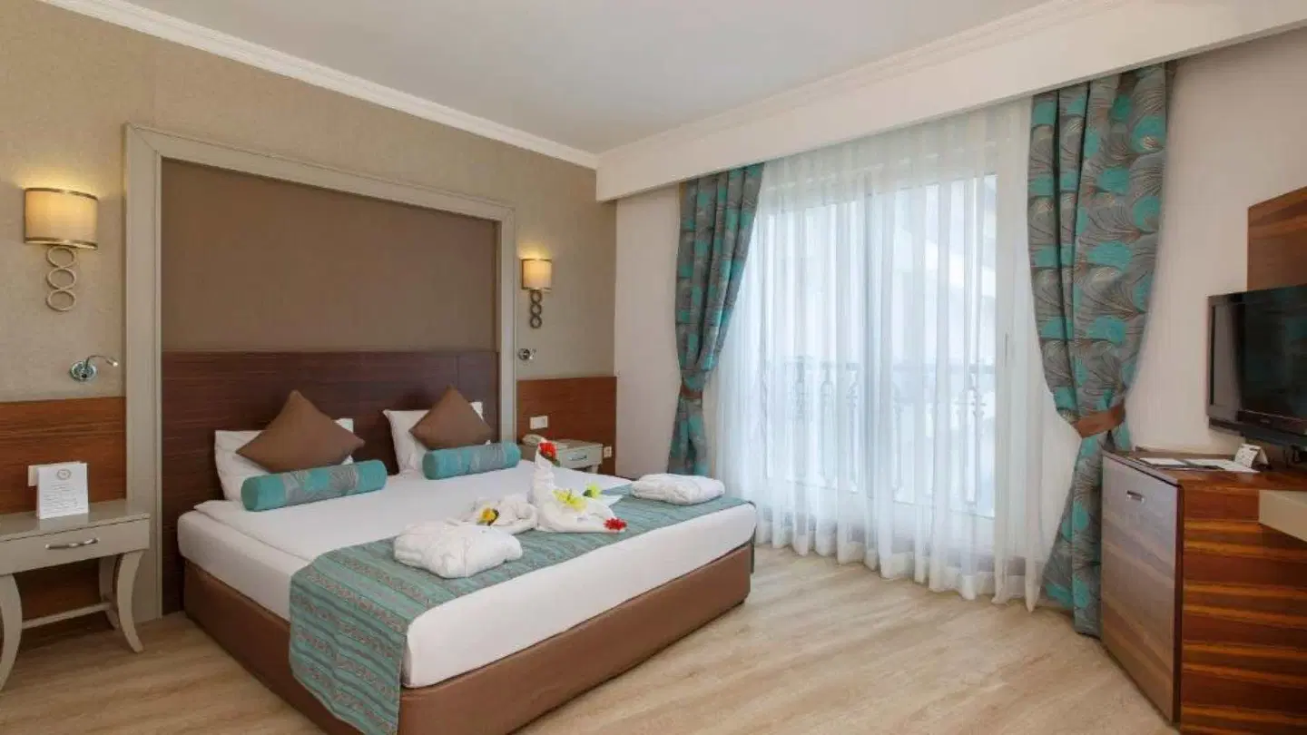 Side Crown Palace ROOM_EXAMPLE