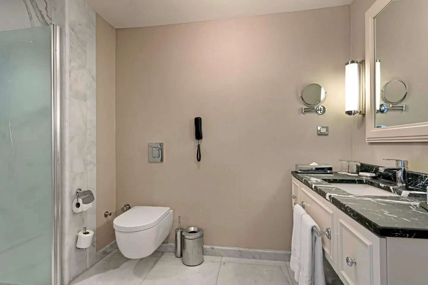 Titanic Deluxe Golf Belek Badezimmer