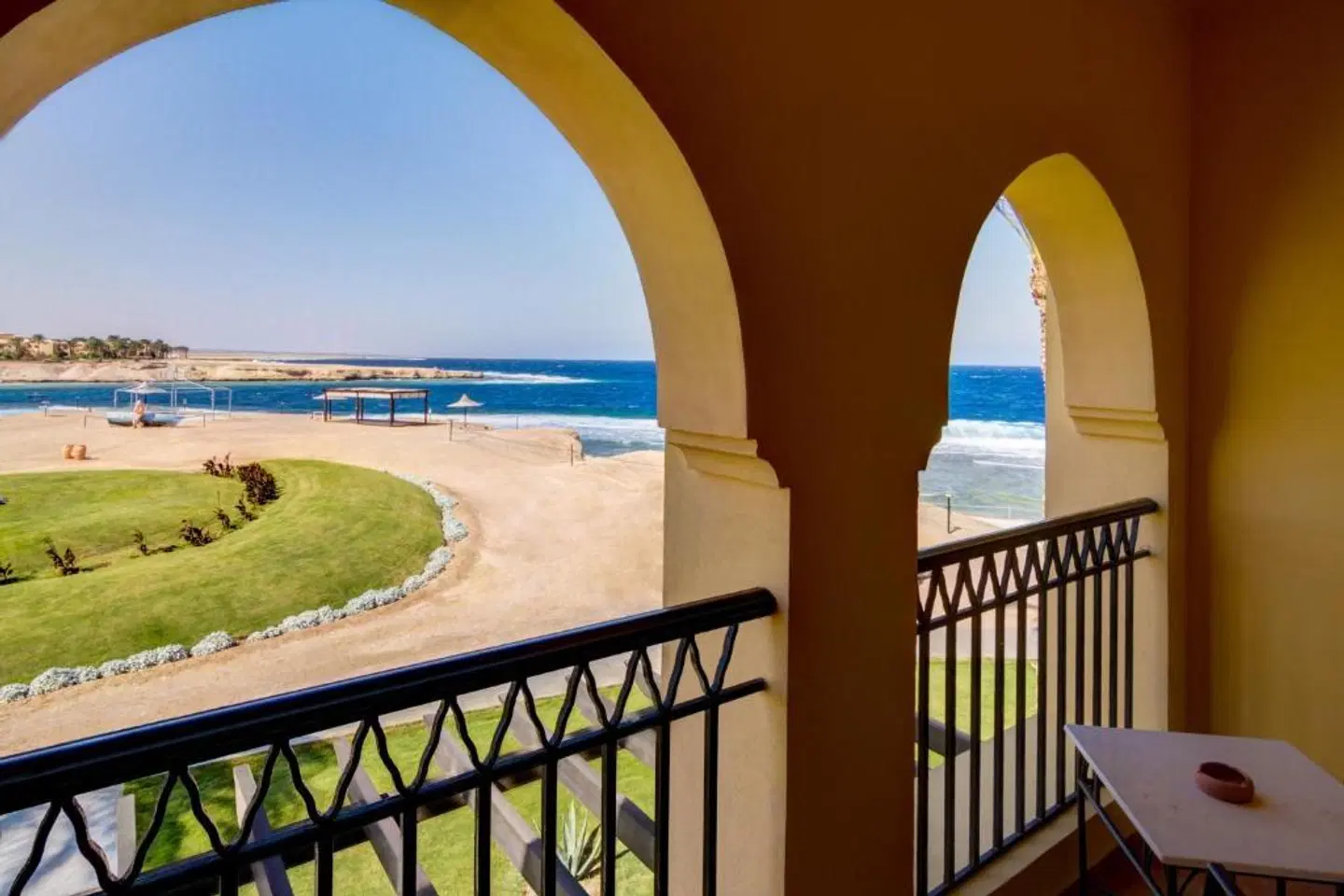 JAZ Lamaya Resort TERRACE