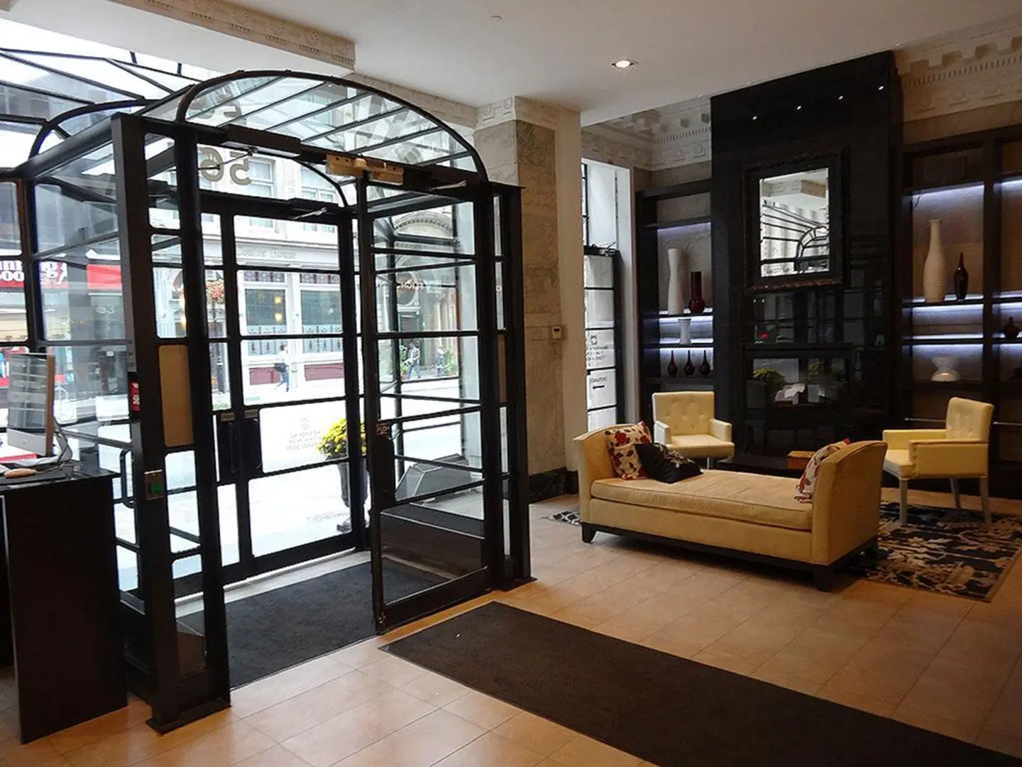 Victoria HEALTH_BEAUTY