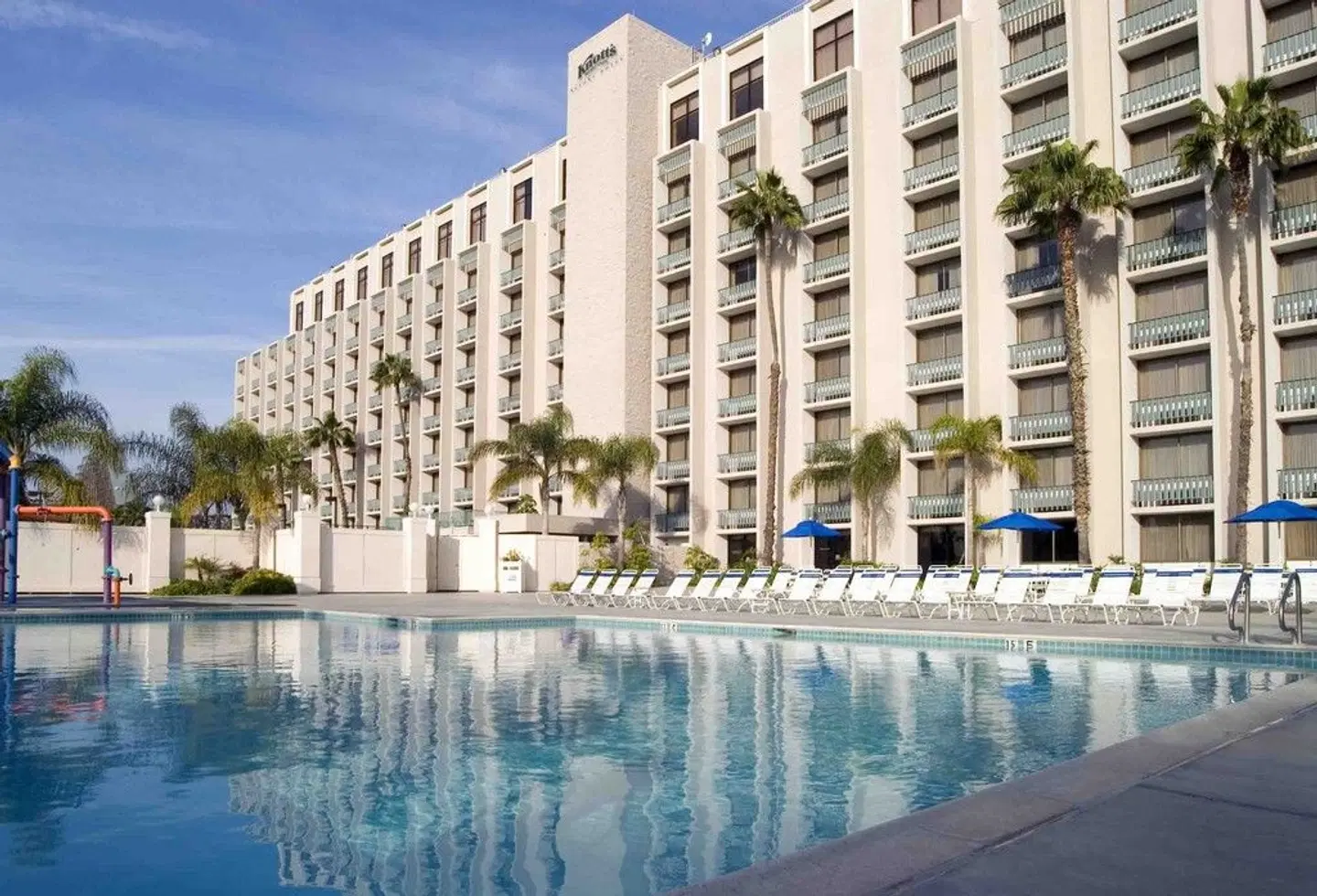 Knott's Berry Farm Hotel OUTDOOR_POOL