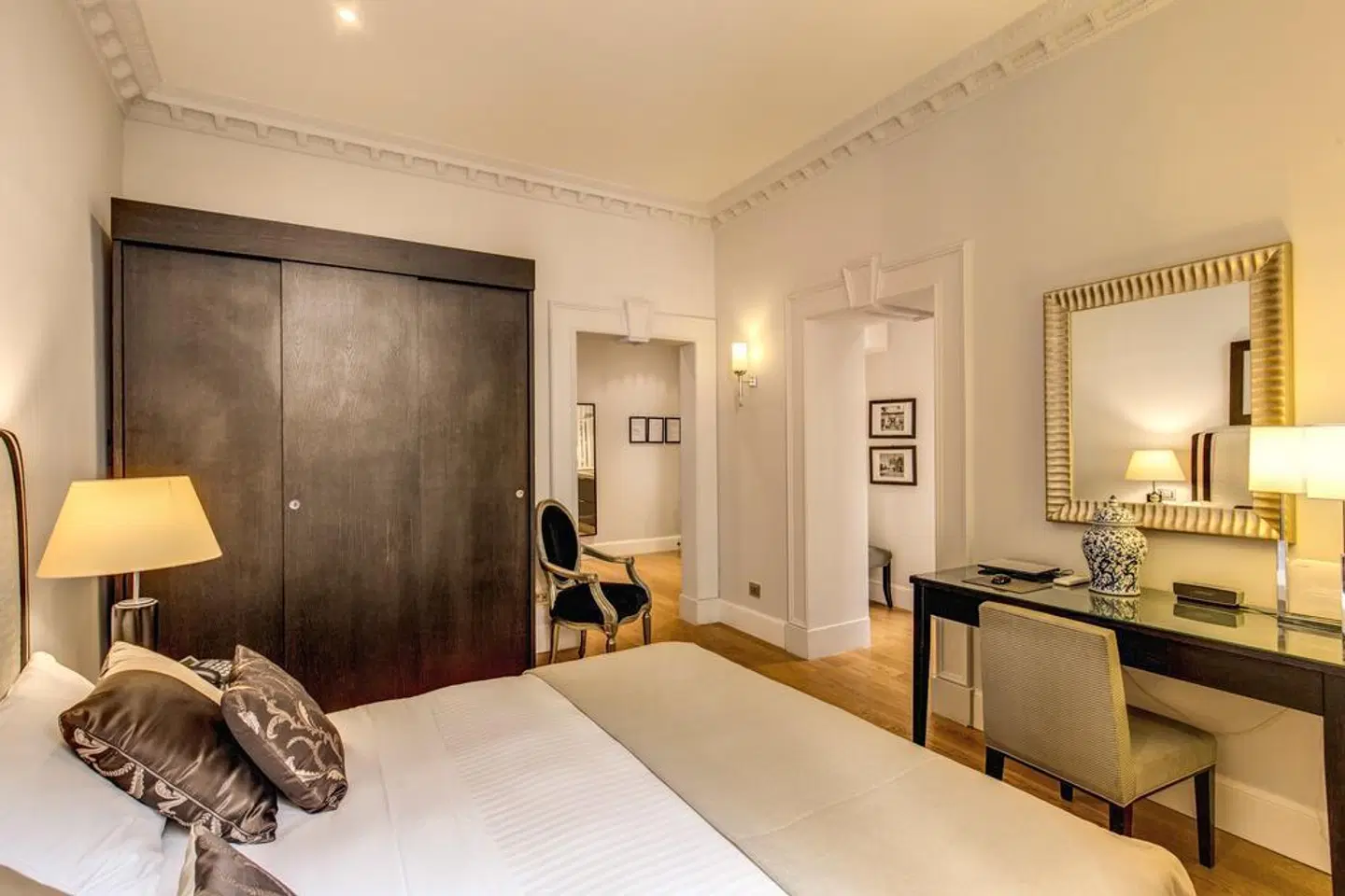 Cortina ROOM_EXAMPLE