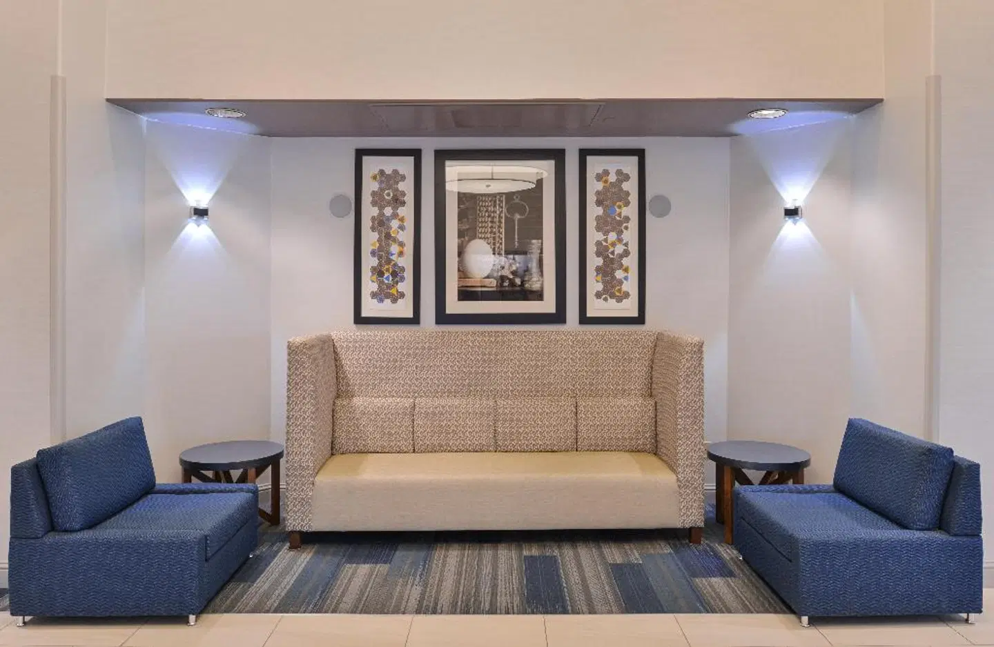 Holiday Inn Express Woodland ROOM_EXAMPLE