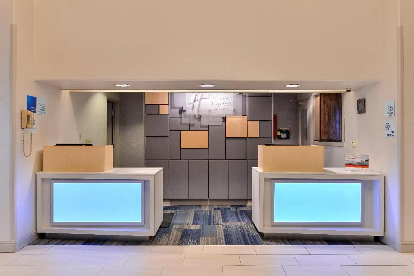 Holiday Inn Express Woodland LOUNGE_LOBBY